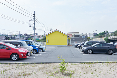 めりーぽぴんず様横駐車場